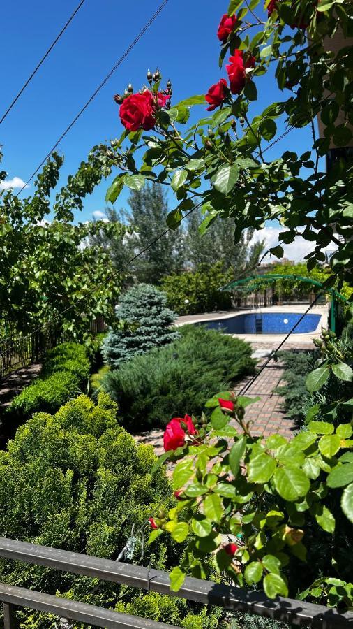 Olympia Garden Hotel Yerevan Exterior photo