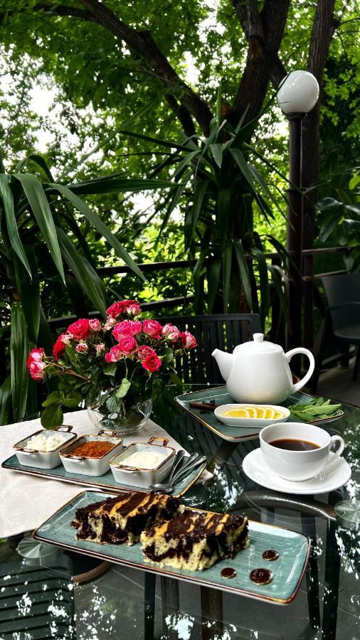 Olympia Garden Hotel Yerevan Exterior photo