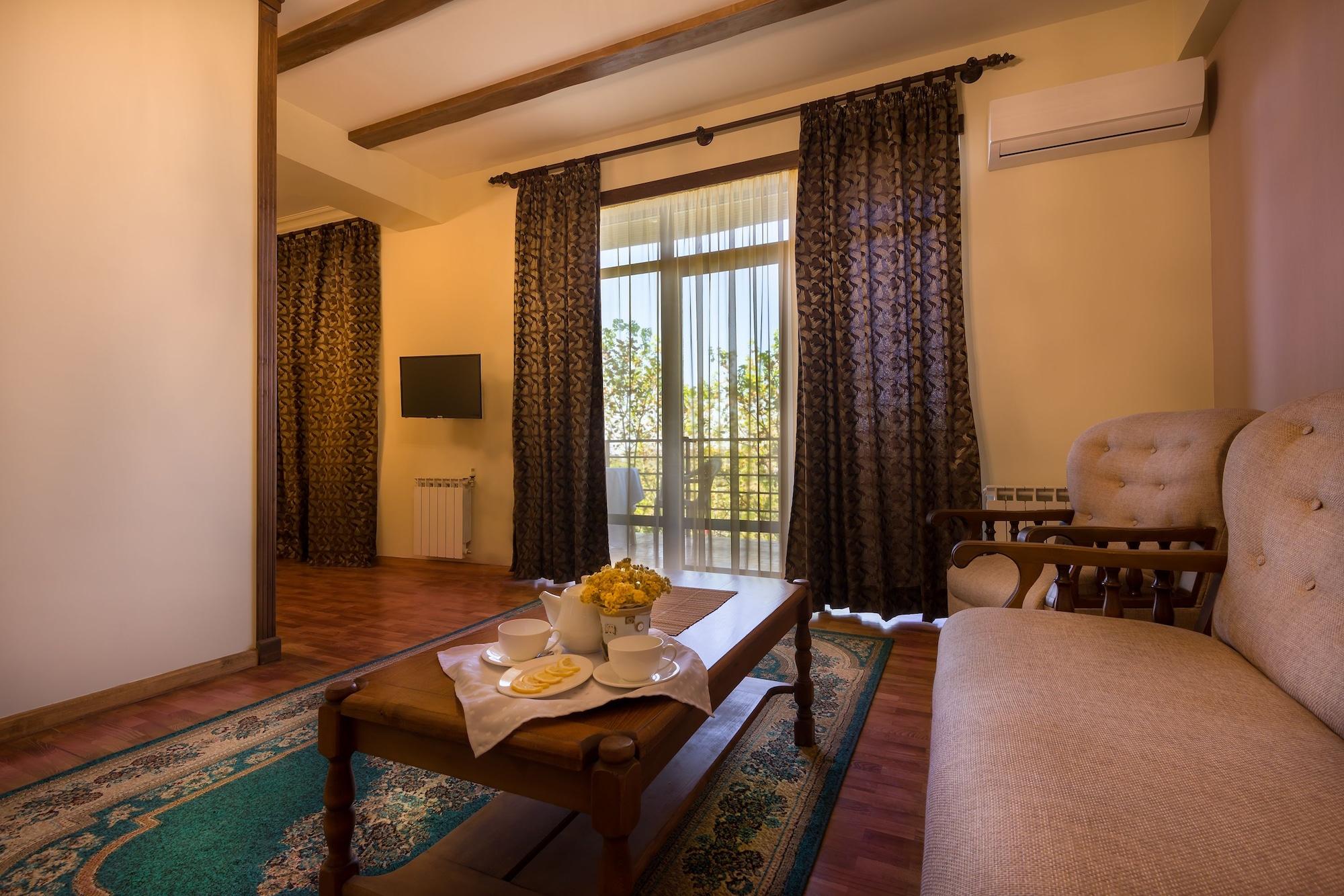 Olympia Garden Hotel Yerevan Exterior photo