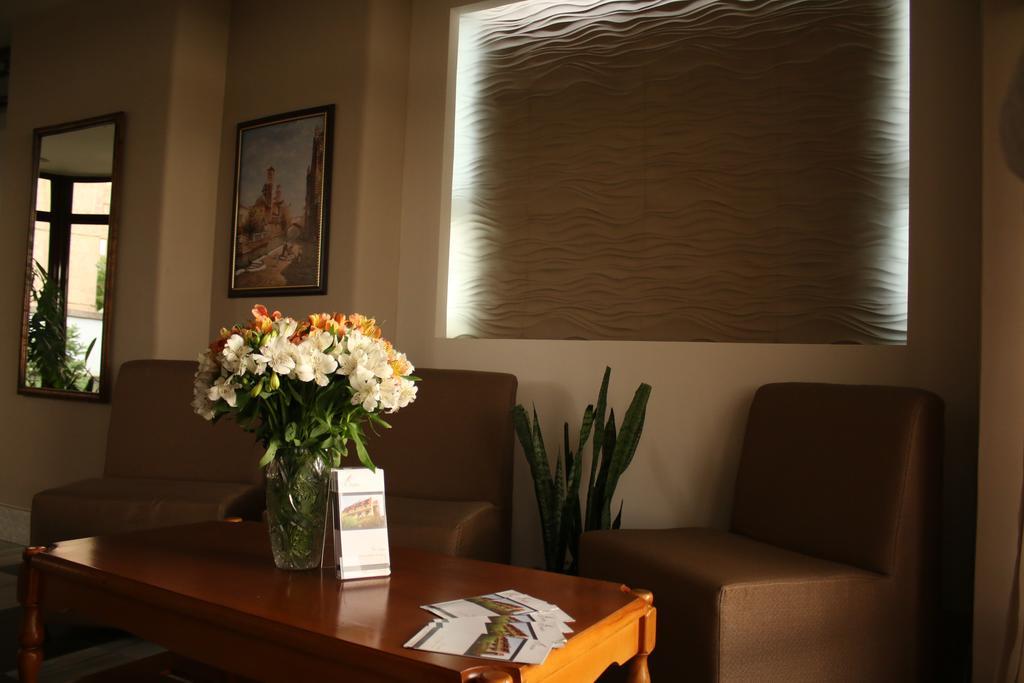 Olympia Garden Hotel Yerevan Exterior photo
